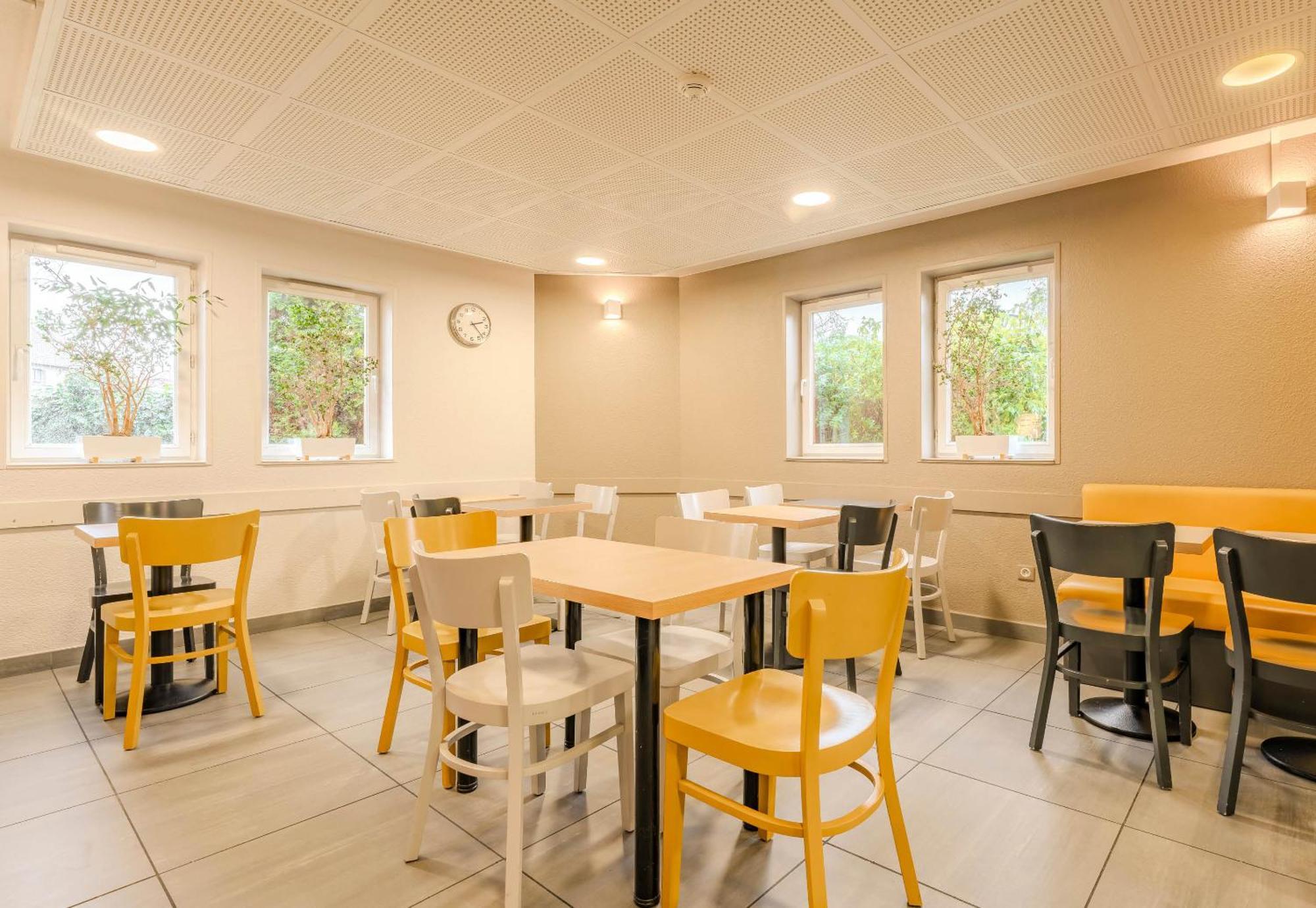 B&B Hotel Calais Centre St Pierre Εξωτερικό φωτογραφία