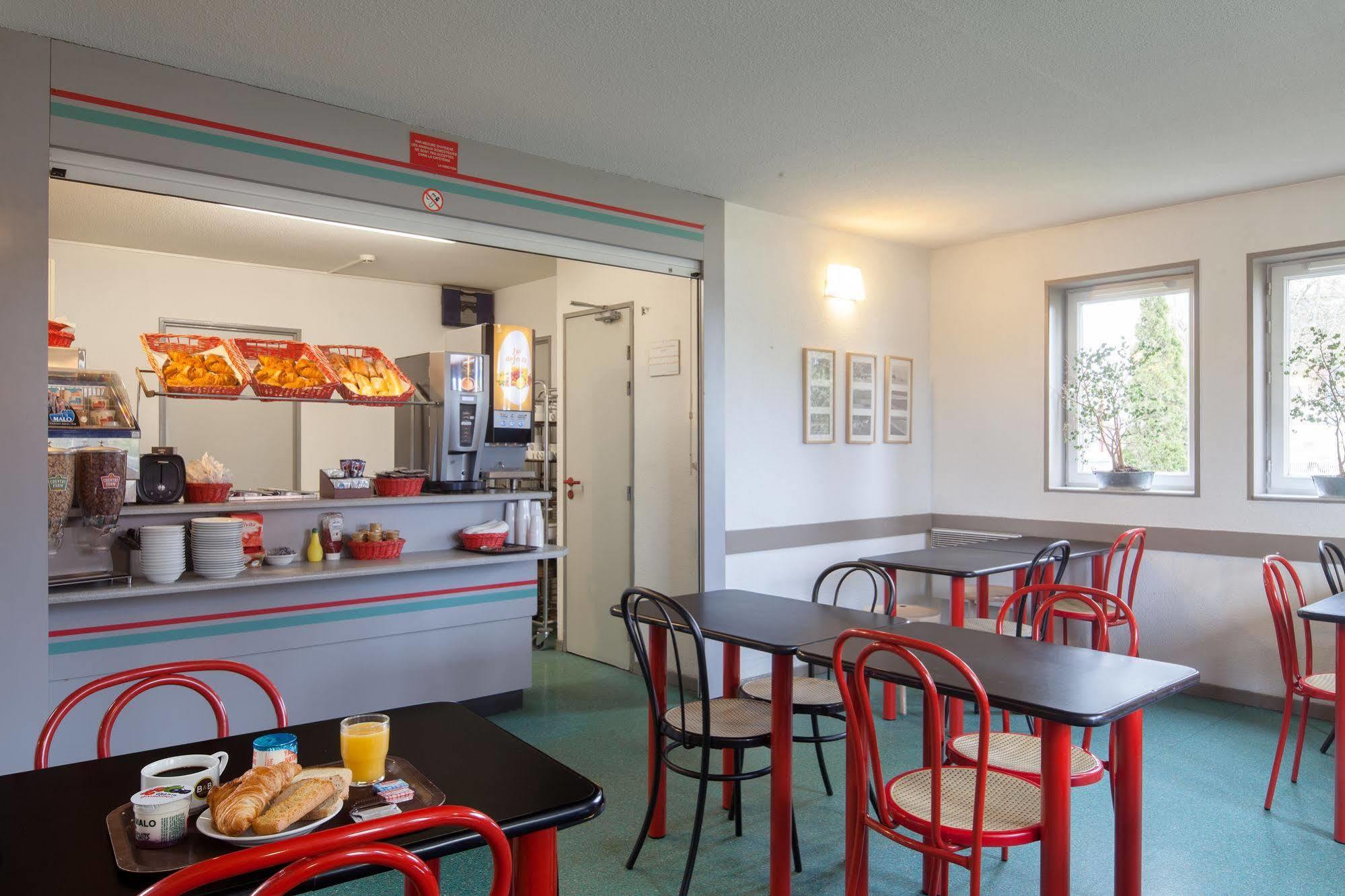 B&B Hotel Calais Centre St Pierre Εξωτερικό φωτογραφία